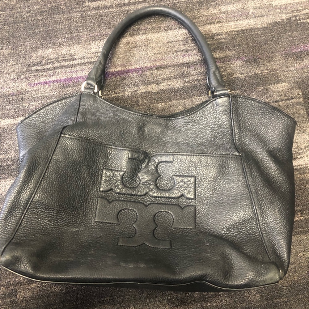 Tory Burch Black Purse. Cute!